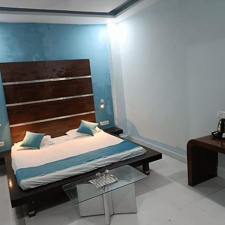 Mahoba Hotel Krishna Residency מראה חיצוני תמונה
